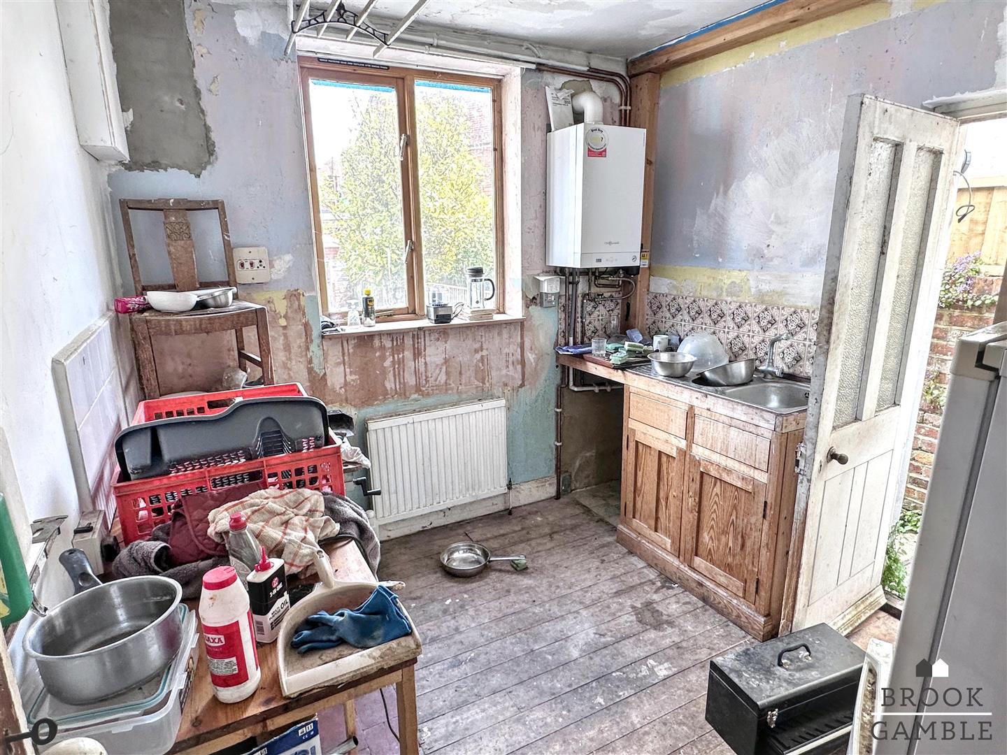 3 Bedroom House. Victoria Drive in Eastbourne,  5